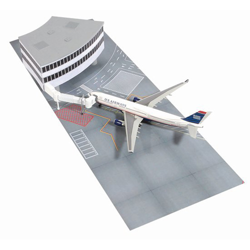 BD56092 1/400 Airport Terminal Set L - U.S. Airway A330-300 Terminal Building Section (Curve) with Jetway Bridge and Runway Tarmac