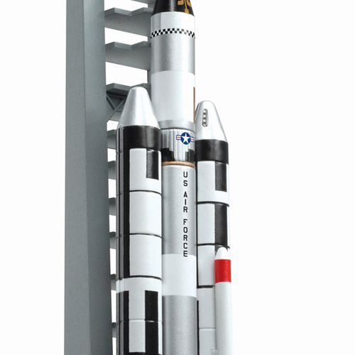 BD56228 1/400 Titan IIIC w/Launch Pad (Space)