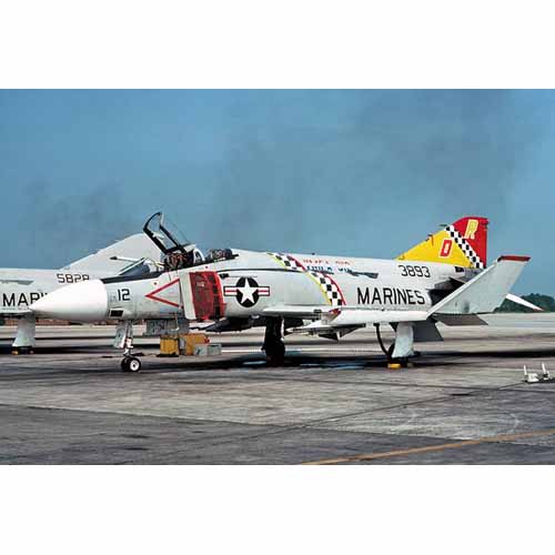 BH09709 1/48 F-4J Phantom II Colorful Marine Corps
