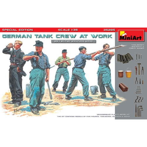BE35285 1/35 German Tank Crew At Work. Special Edition